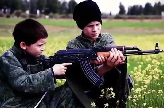 Σοκαριστικό ΒΙΝΤΕΟ – Ανήλικοι τζιχαντιστές εκτελούν Σύρους