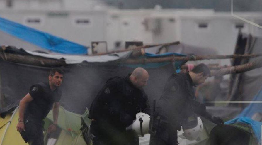 Ο έλεγχος των αστυνομικών στις σκηνές της Ειδομένης – ΦΩΤΟ