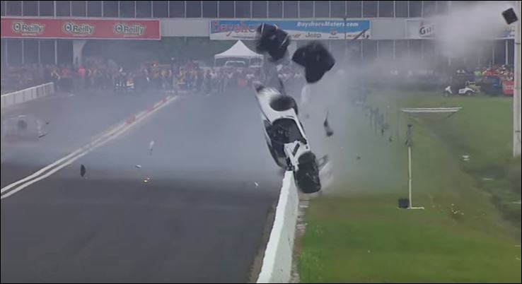 Τρομακτικό ατύχημα σε αγώνα αυτοκινήτων – ΒΙΝΤΕΟ