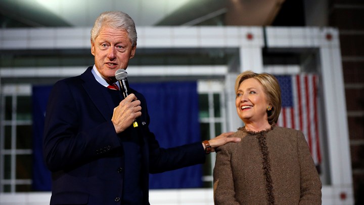 Τόσα κέρδισε το ζεύγος Κλίντον από ομιλίες το 2015