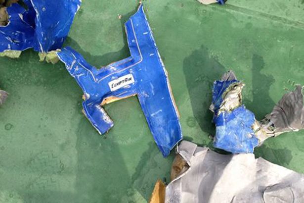 EgyptAir – Η επικοινωνία του πιλότου με τους Αιγύπτιους ελεγκτές λίγο πριν από τη συντριβή