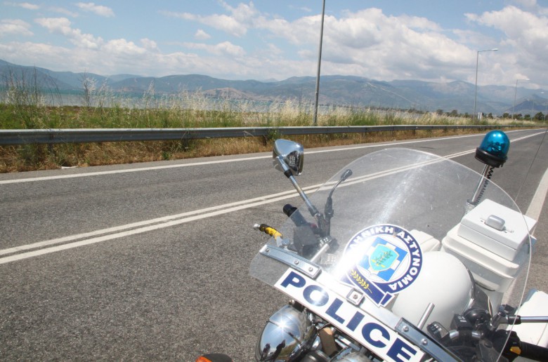 Εκτροπή νταλίκας στην εθνική οδό Θεσσαλονίκης – Σερρών