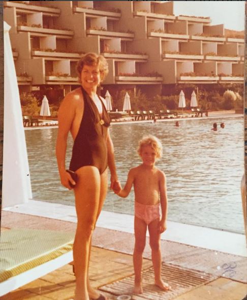 Αναγνωρίζετε το αγοράκι της φωτογραφίας;