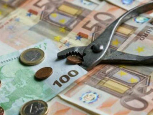 Τι αναφέρεται στην τροπολογία για τον “κόφτη” δαπανών