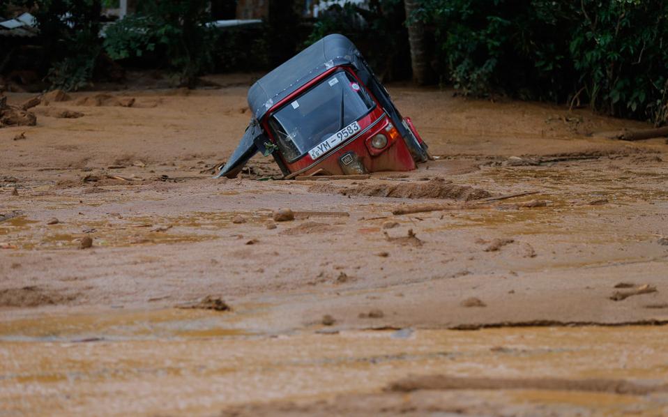 Βιβλικές καταστροφές στη Σρι Λάνκα – Φόβοι για 150 νεκρούς – ΒΙΝΤΕΟ