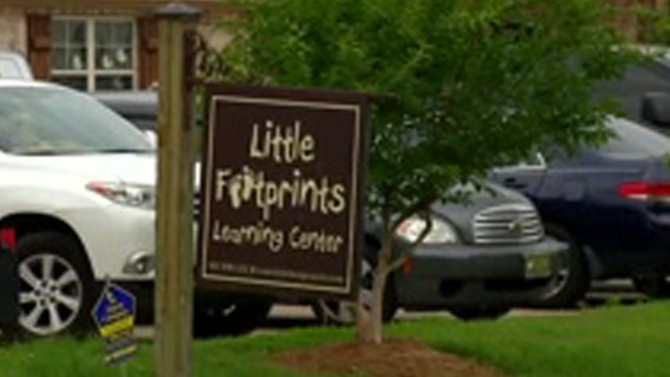 Ξέχασε το μωρό της στο αυτοκίνητο και το βρήκε νεκρό