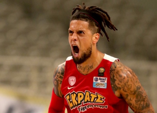 Στους τελικούς με ανατροπή ο Ολυμπιακός