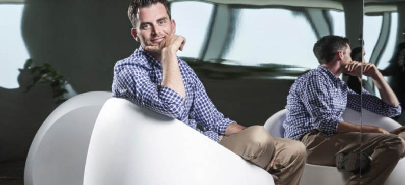 Ο Έλληνας που κάνει θραύση στο Youtube