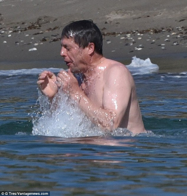 Αγνώριστος ο Χιου Γκραντ – ΦΩΤΟ