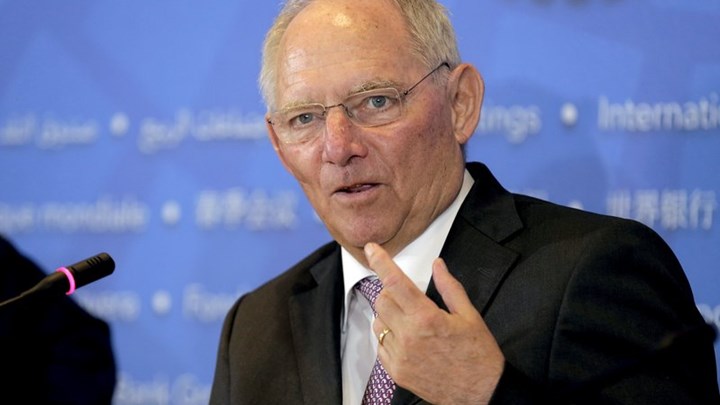 Welt: Ο Σόιμπλε μπορεί να καθυστερήσει την εκταμίευση της δόσης