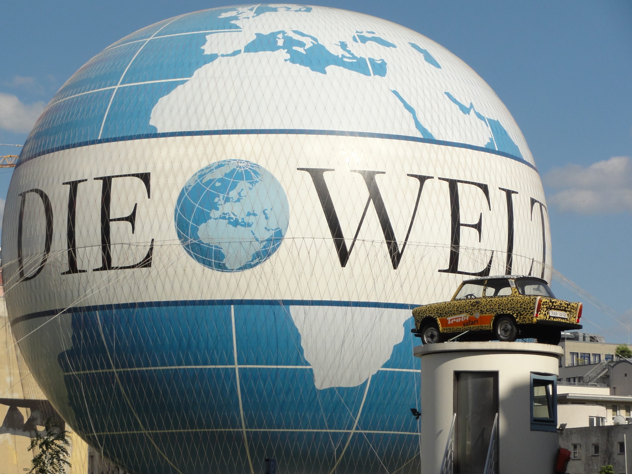 Die Welt: Το ευρώ δεν κινδυνεύει από την Ελλάδα αλλά από τους λαϊκιστές της Ευρώπης