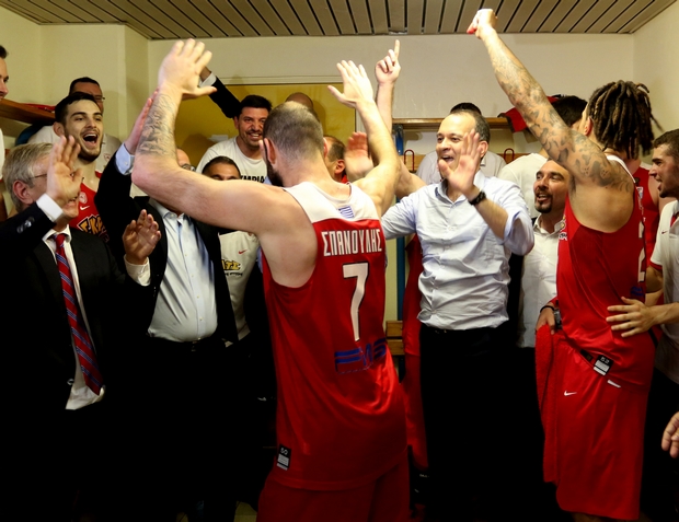 Τα πανηγύρια στα αποδυτήρια του Ολυμπιακού – ΦΩΤΟ