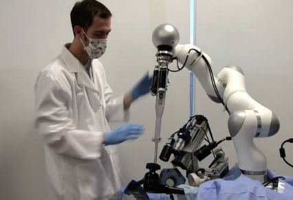 Η πρώτη ρομποτική επέμβαση σε μαλακούς ιστούς χωρίς γιατρό – ΦΩΤΟ