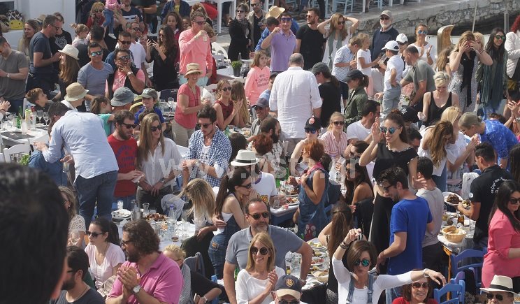 Πάρος: “Σείστηκε” το λιμανάκι της Νάουσας – ΒΙΝΤΕΟ