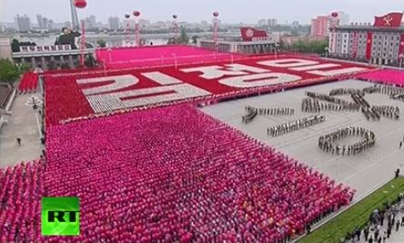 Συμμετρική… αποθέωση γνώρισε ο Κιμ Γιονγκ Ουν – BINTEO