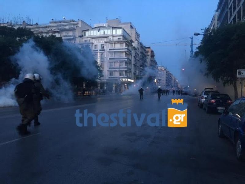 Επίθεση με μολότοφ στα γραφεία του ΣΥΡΙΖΑ στη Θεσσαλονίκη – ΒΙΝΤΕΟ