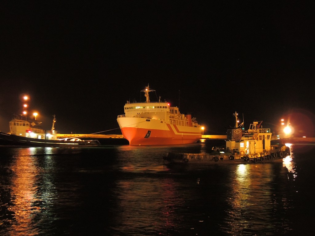 Το πλοίο “Αριάδνη” προσέκρουσε σε προβλήτα στο λιμάνι του Πειραιά