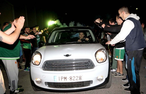 Αποθέωση των παικτών του Παναθηναϊκού στο ΟΑΚΑ – ΦΩΤΟ