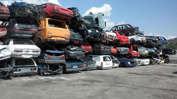 Απέτυχε η απόσυρση ΙΧ το 2016, σημειώνοντας πτώση-ρεκόρ 52,8%