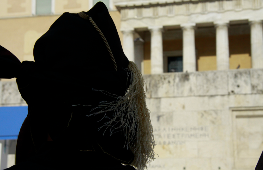 Πόντιοι Εύζωνες στον άγνωστο στρατιώτη – ΦΩΤΟ – ΒΙΝΤΕΟ