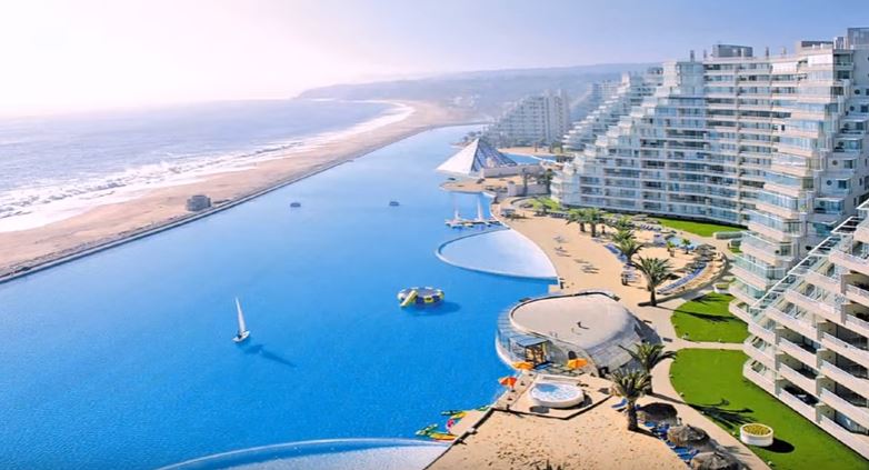 Αυτή είναι η μεγαλύτερη πισίνα του κόσμου – ΒΙΝΤΕΟ