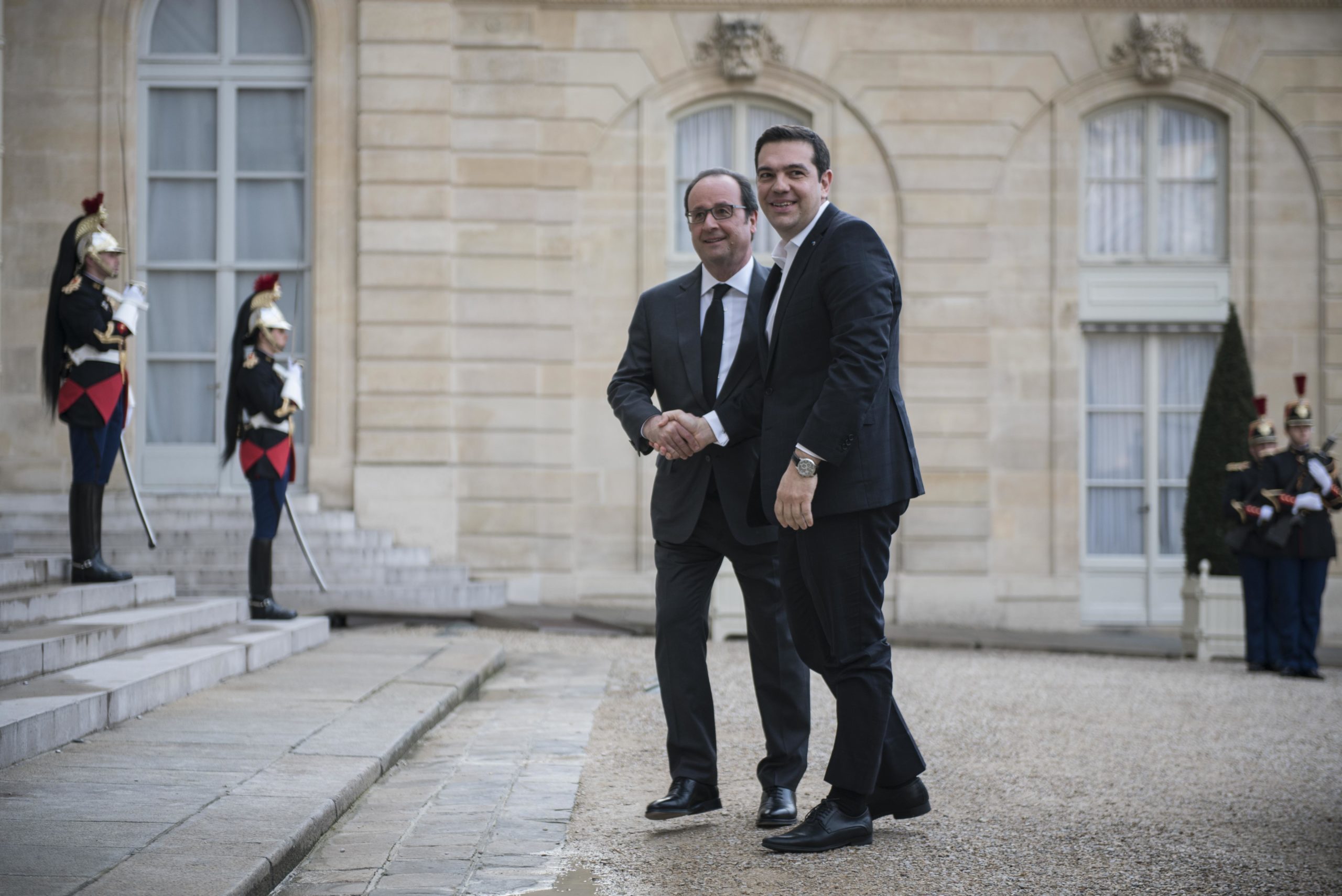 Τηλεφωνική επικοινωνία Τσίπρα – Ολάντ για το Eurogroup