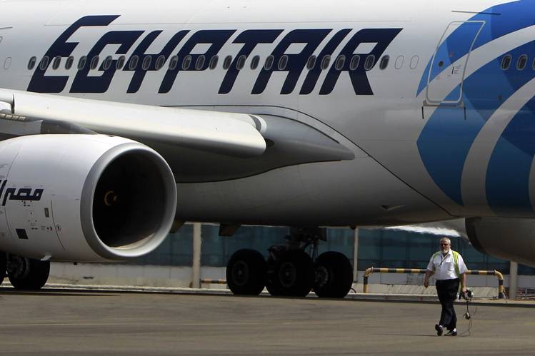 Νέα στοιχεία για την πτήση της EgyptAir – “Yπήρχε καπνός στο αεροσκάφος”