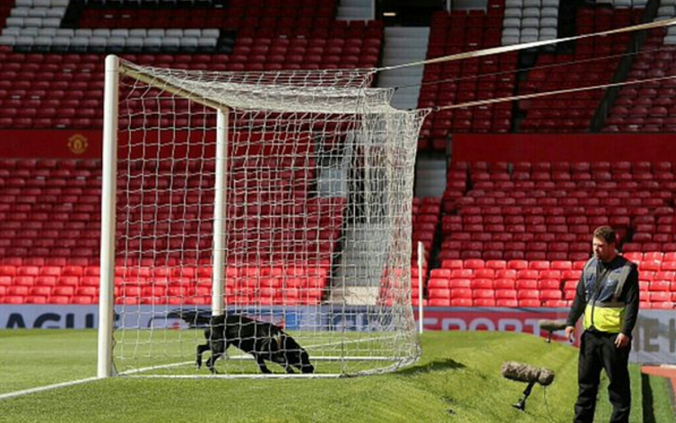 Τα μεγάφωνα του Old Trafford για την αναβολή του παιχνιδιού και η αντίδραση των φιλάθλων – ΒΙΝΤΕΟ