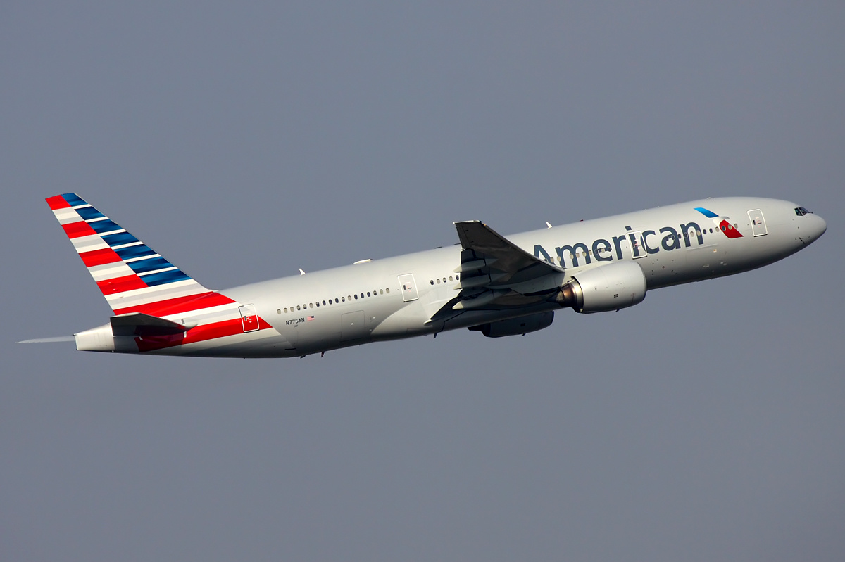 Συναγερμός σε πτήση της American Airlines – Άλλαξε πορεία