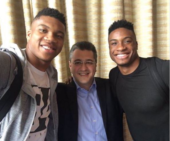 Η ΦΩΤΟ του Τζιτζικώστα με τους Αντετοκούνμπο