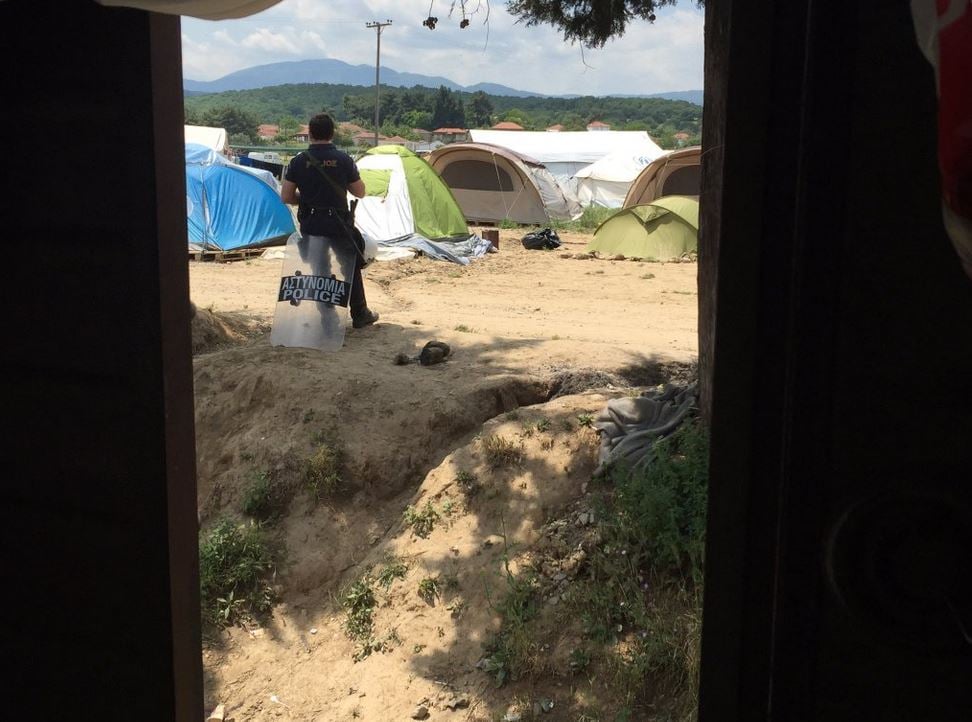 Το νέο tweet της δημοσιογράφου που ντύθηκε “πρόσφυγας” στην Ειδομένη – ΦΩΤΟ