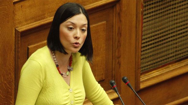 Η πρώην βουλευτής που μπέρδεψε τον Καμπουράκη με τον Οικονομέα – ΒΙΝΤΕΟ