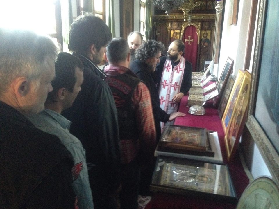 Οι Ρώσοι «Λύκοι της νύχτας» εκκλησιάζονται στο Άγιον Όρος – ΦΩΤΟ