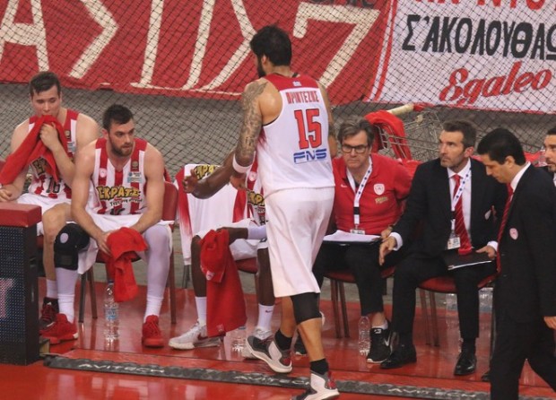 Αγωνία για Πρίντεζη – Τι δήλωσε ο προπονητής του Ολυμπιακού για τον τραυματισμό του παίκτη