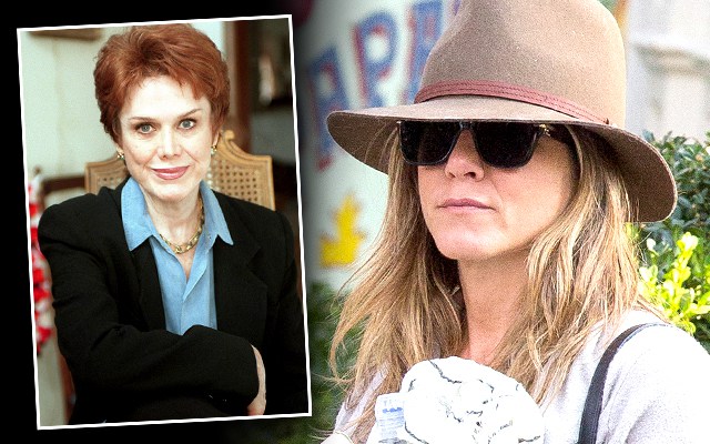 Πέθανε η μητέρα της Άνιστον