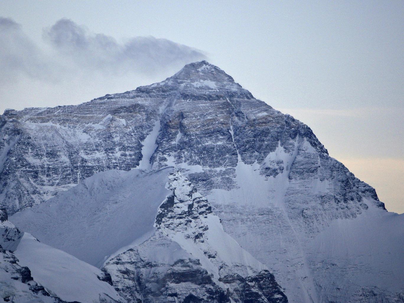 Ανατρεπτική έρευνα αναφέρει: To Έβερεστ δεν είναι η υψηλότερη κορυφή στον κόσμο