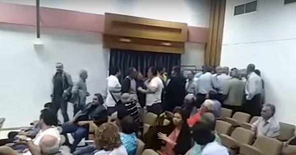 Μεγάλη ένταση σε ομιλία του Κατρούγκαλου στην Καλαμάτα – ΒΙΝΤΕΟ