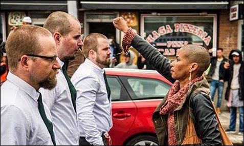 Γιατί ολόκληρο το διαδίκτυο “μιλάει” γι’ αυτήν τη γυναίκα; – ΦΩΤΟ