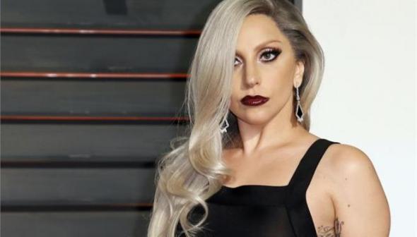 Η Lady Gaga ξέχασε να φορέσει μπλουζάκι – ΦΩΤΟ