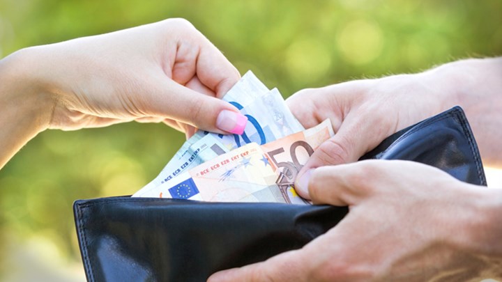 «Καυτός» ο Ιούνιος για μισθούς, συντάξεις και τιμές προϊόντων – υπηρεσιών