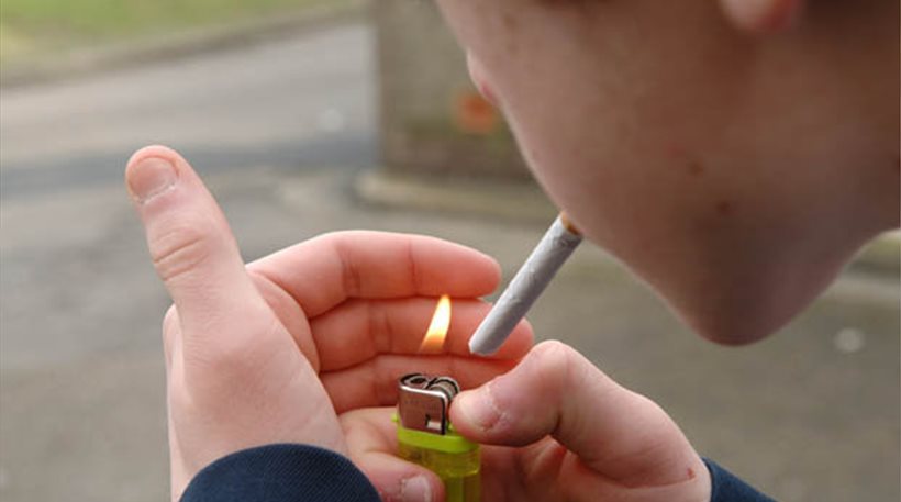 Η περιέργεια ωθεί τους ανήλικους στο κάπνισμα
