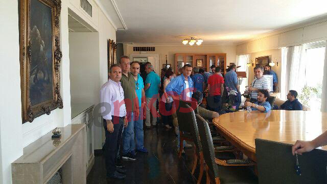 Κατάληψη εργαζομένων στα γραφεία των ΕΑΣ – ΦΩΤΟ