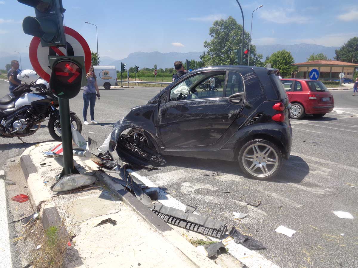 Σοβαρός τραυματισμός 23χρονου σε τροχαίο στα Τρίκαλα