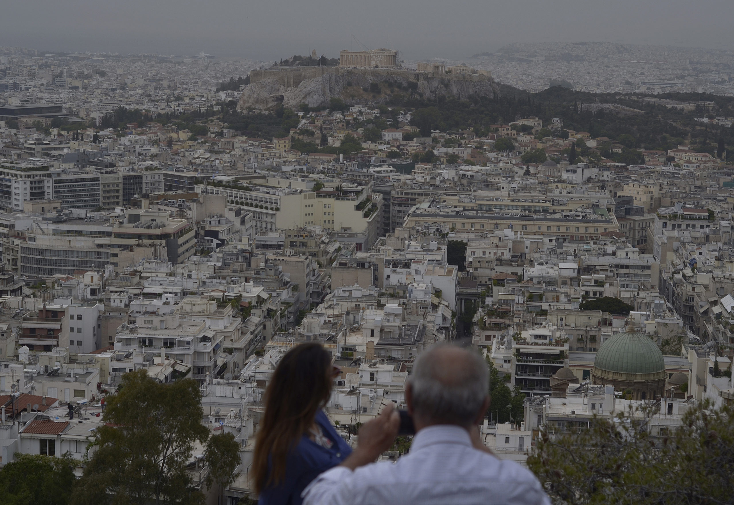 Η αφρικανική σκόνη “σκέπασε” την Ελλάδα – ΦΩΤΟ