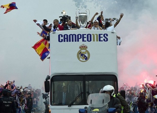 Η “κούπα” έφτασε στη Μαδρίτη – ΒΙΝΤΕΟ