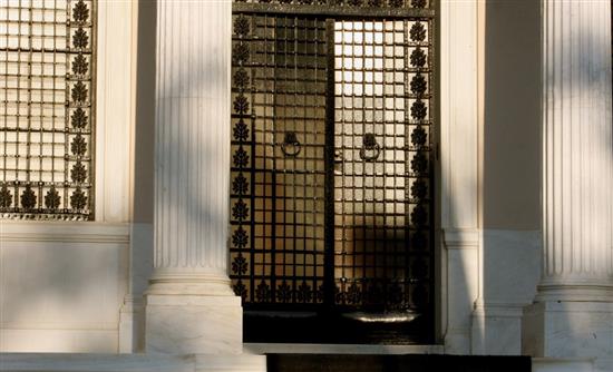 Το Σαββατοκύριακο θέλει να ψηφίσει τα μέτρα η κυβέρνηση