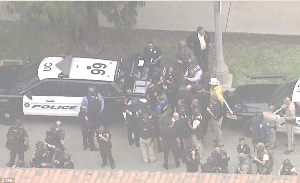 Ανθρωποκυνηγητό για τον εντοπισμό του ενόπλου στο πανεπιστήμιο του Λος Άντζελες – ΒΙΝΤΕΟ