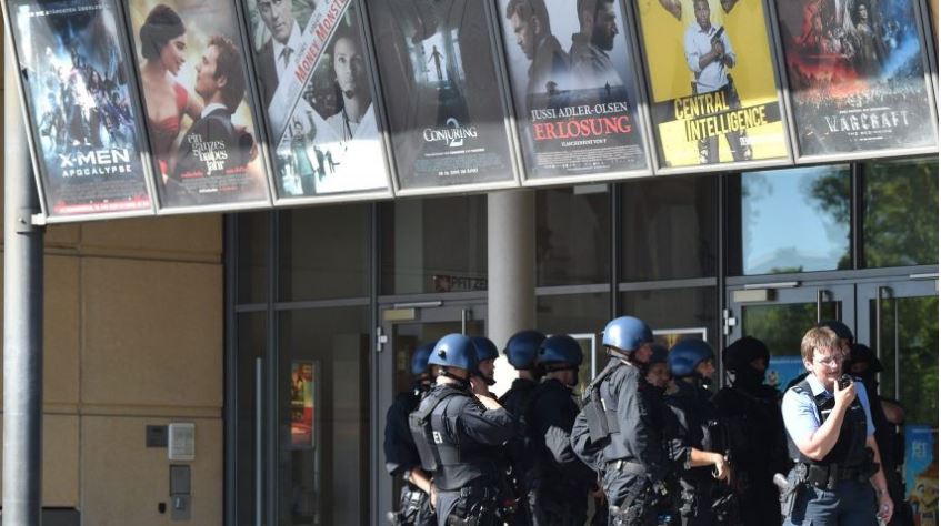 Το προφίλ του ενόπλου που εισέβαλε στον κινηματογράφο στην πόλη Βιρνχάιμ