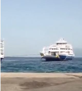 Ρυμουλκήθηκε φέρι μποτ που πήρε επικίνδυνη κλίση στη γραμμή Ρίου – Αντιρρίου – ΒΙΝΤΕΟ