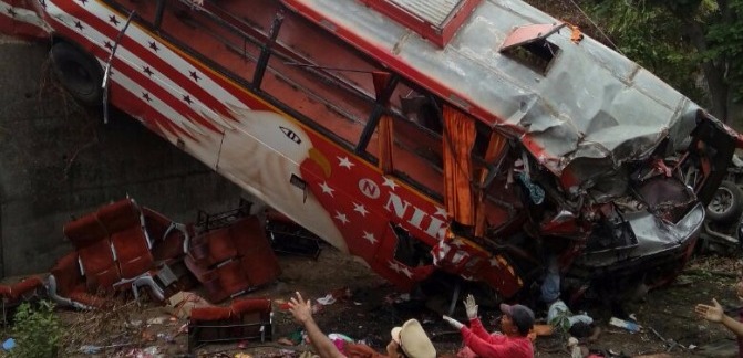 Τροχαίο στην Ινδία με 17 νεκρούς – Εξέπνευσε και βρέφος – ΒΙΝΤΕΟ